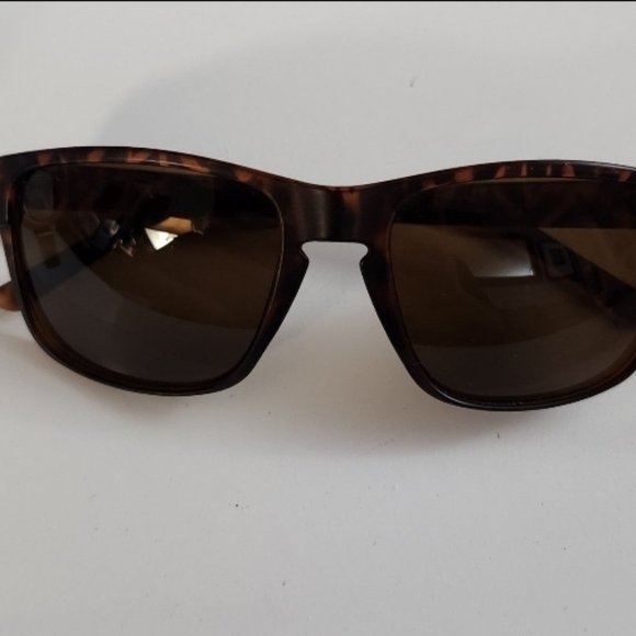 Lucky Brand Tortoise Sunglasses - Picture 1 of 8